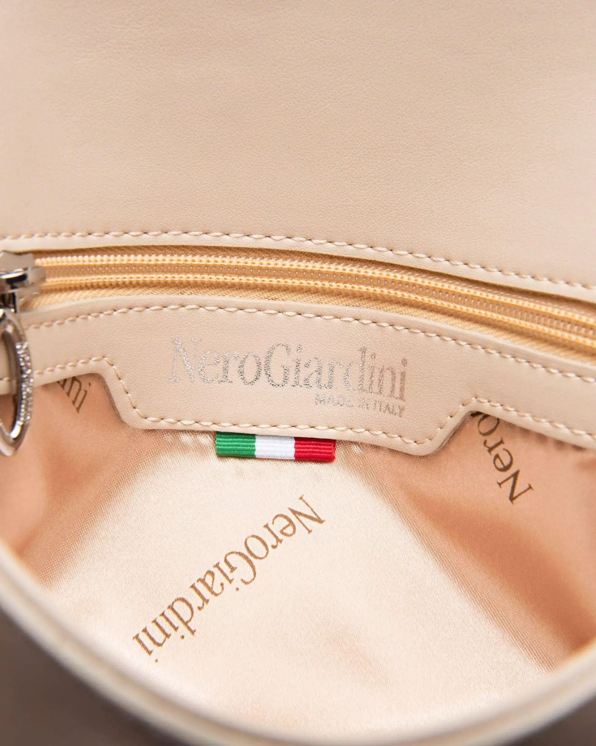Pochette da Donna in Materiale Tecnico