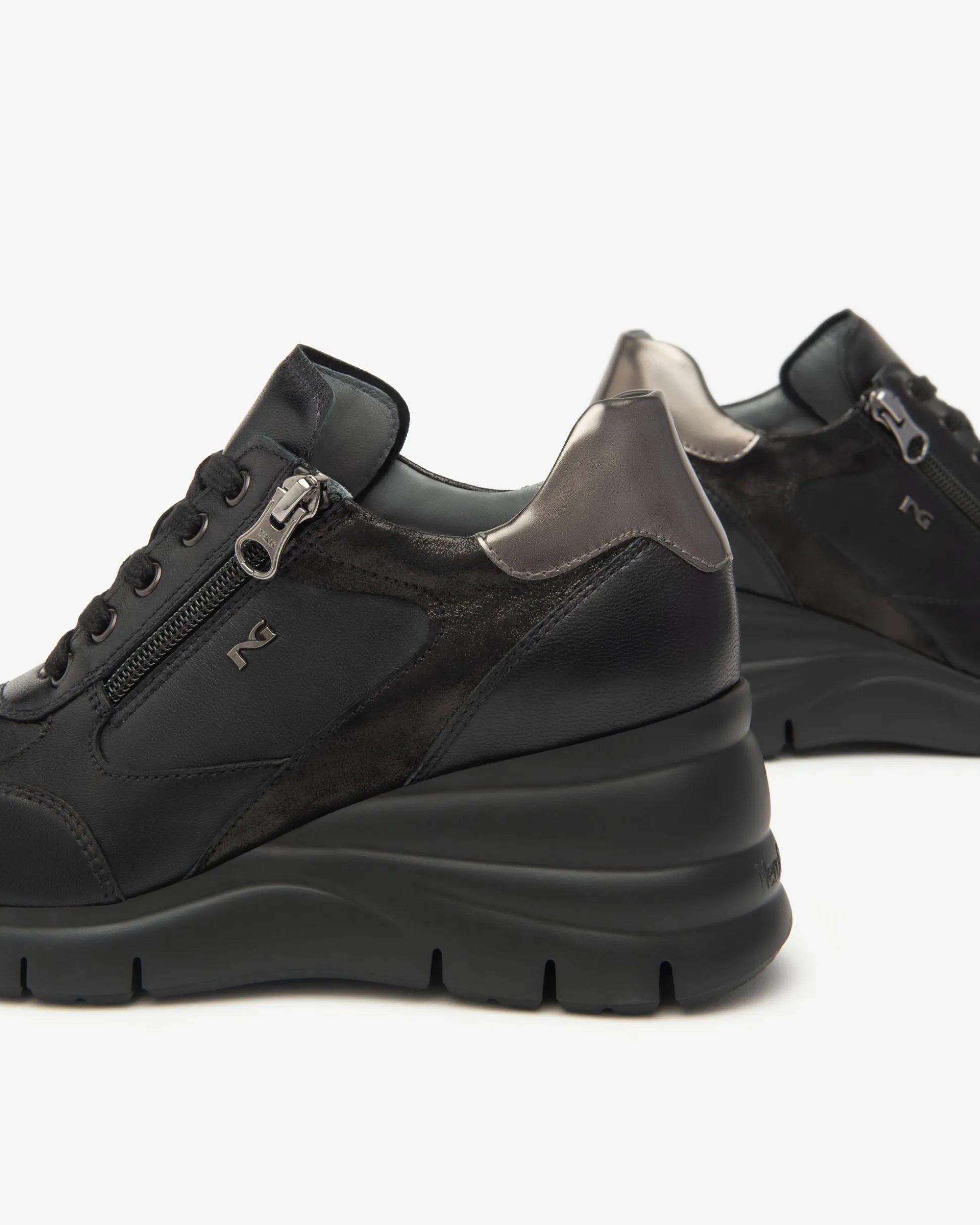 Sneakers Donna in Pelle e Materiale Tecnico
