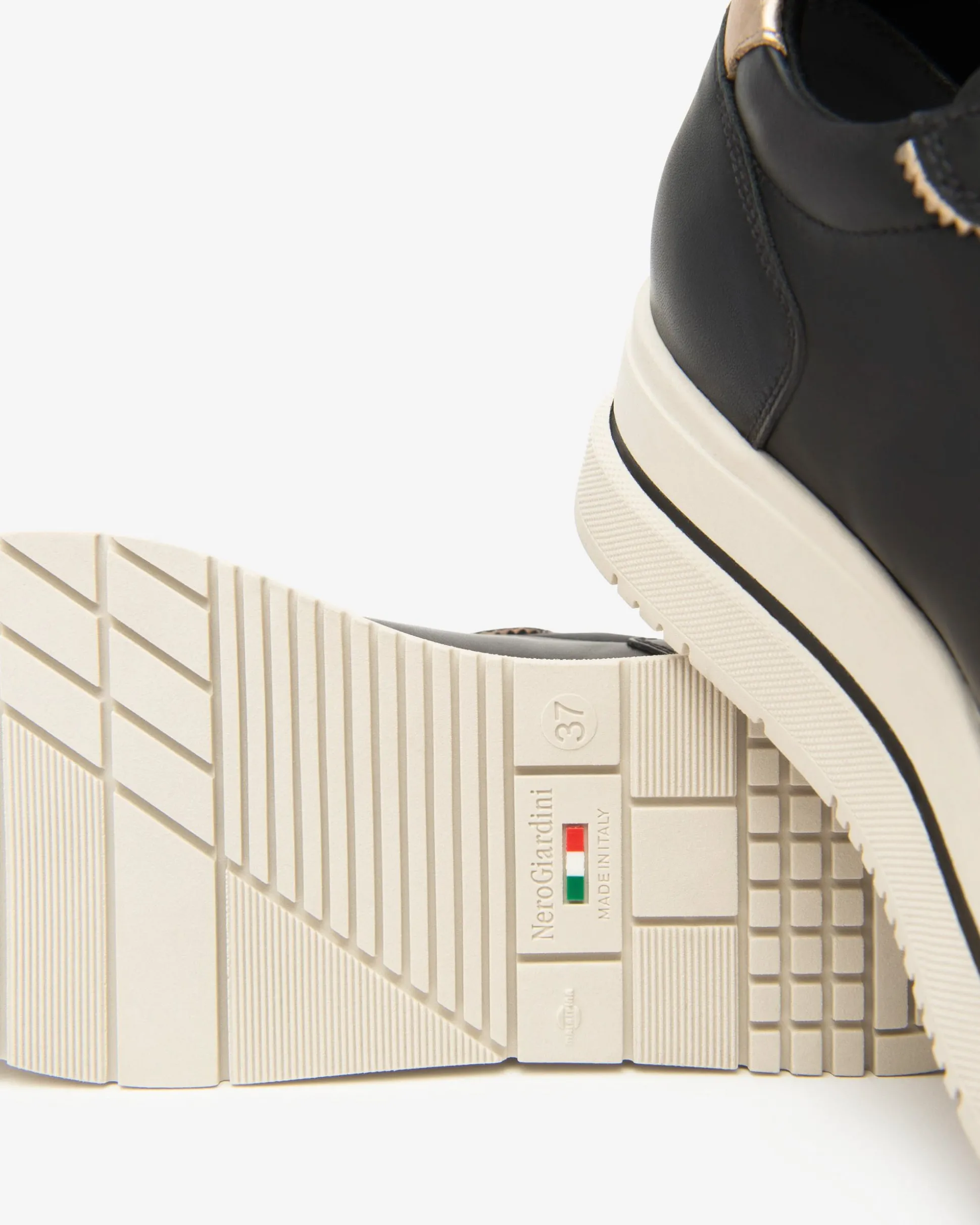 Sneakers Donna in Pelle e Materiale Tecnico