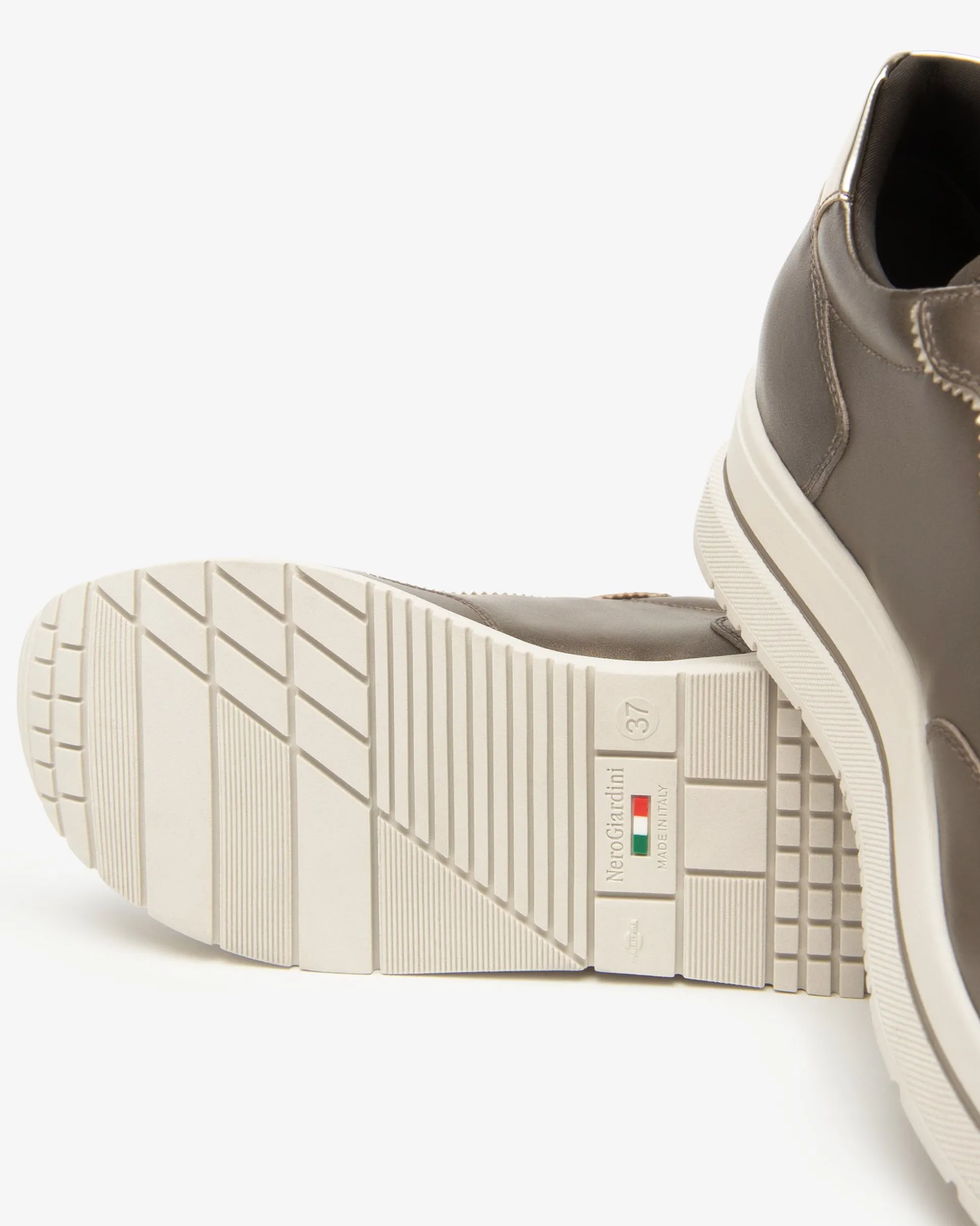 Sneakers Donna in Pelle e Materiale Tecnico