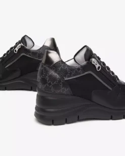 Sneakers Donna in Pelle, Tela e Materiale Tecnico