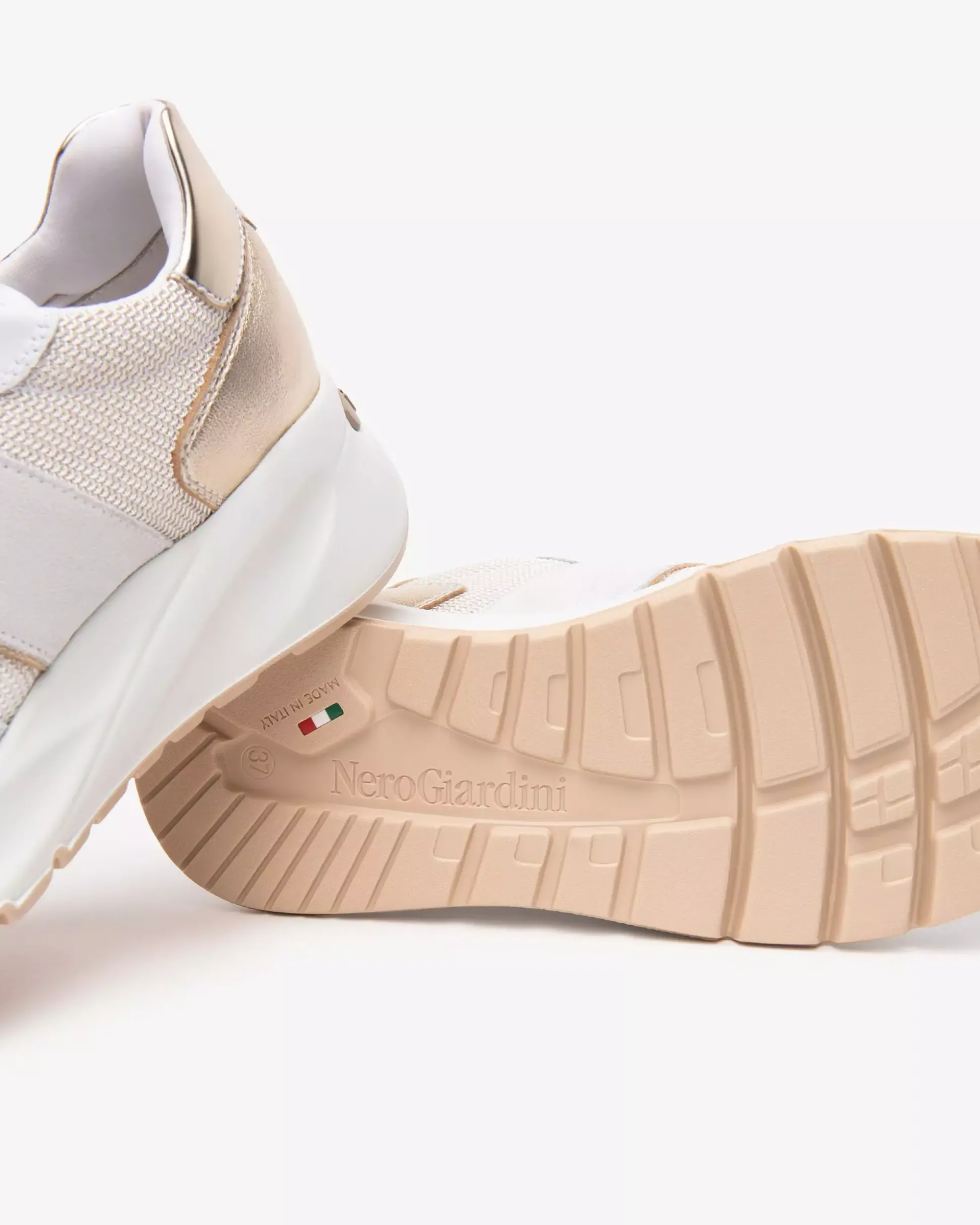Sneakers Donna in Pelle, Tela e Materiale Tecnico