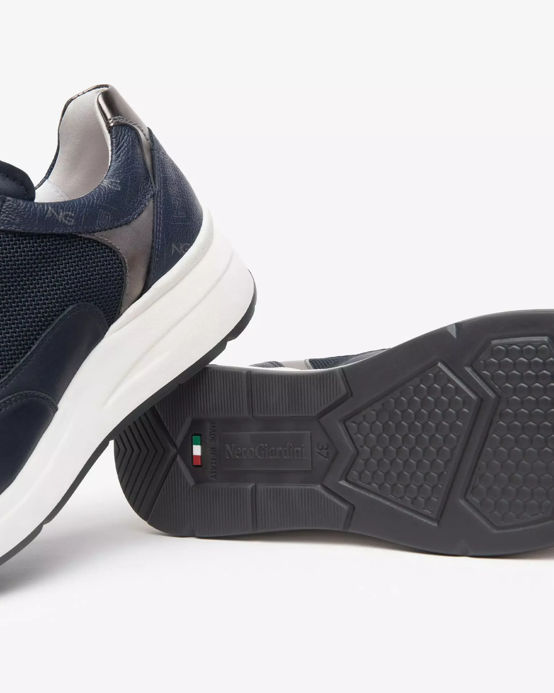 Sneakers Donna in Pelle, Tela e Materiale Tecnico