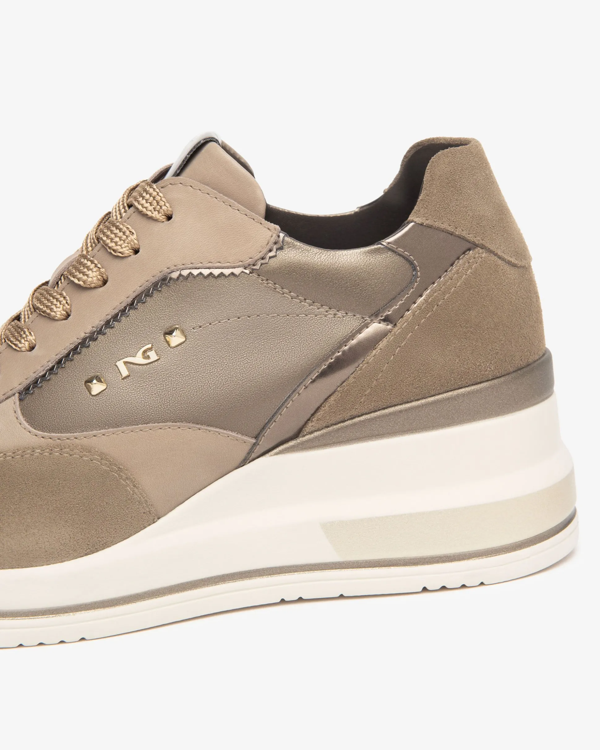 Sneakers Donna in Suede,Vernice, Pelle e Materiale Tecnico