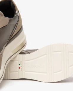Sneakers Donna in Suede,Vernice, Pelle e Materiale Tecnico
