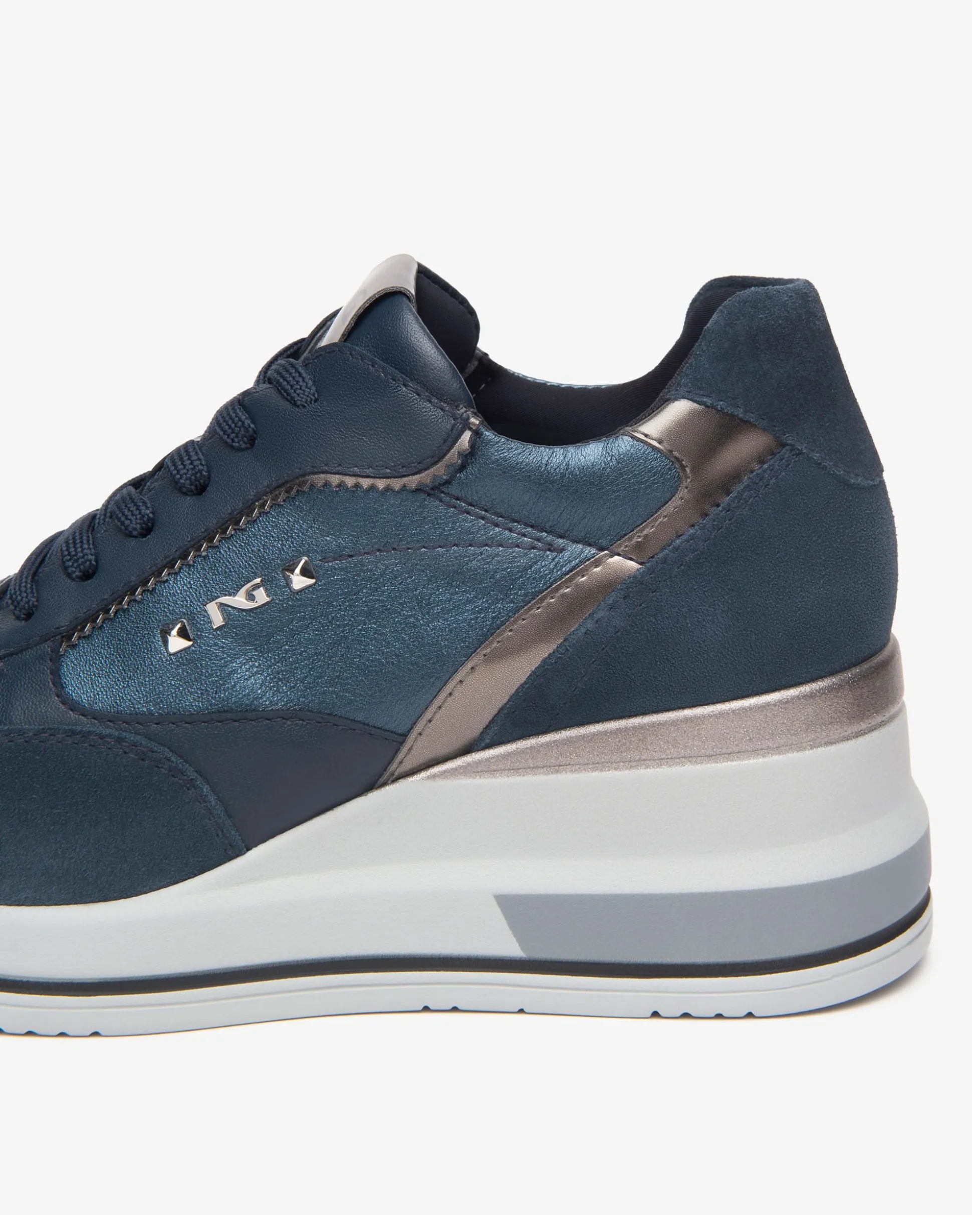 Sneakers Donna in Suede,Vernice, Pelle e Materiale Tecnico