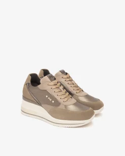 Sneakers Donna in Suede,Vernice, Pelle e Materiale Tecnico