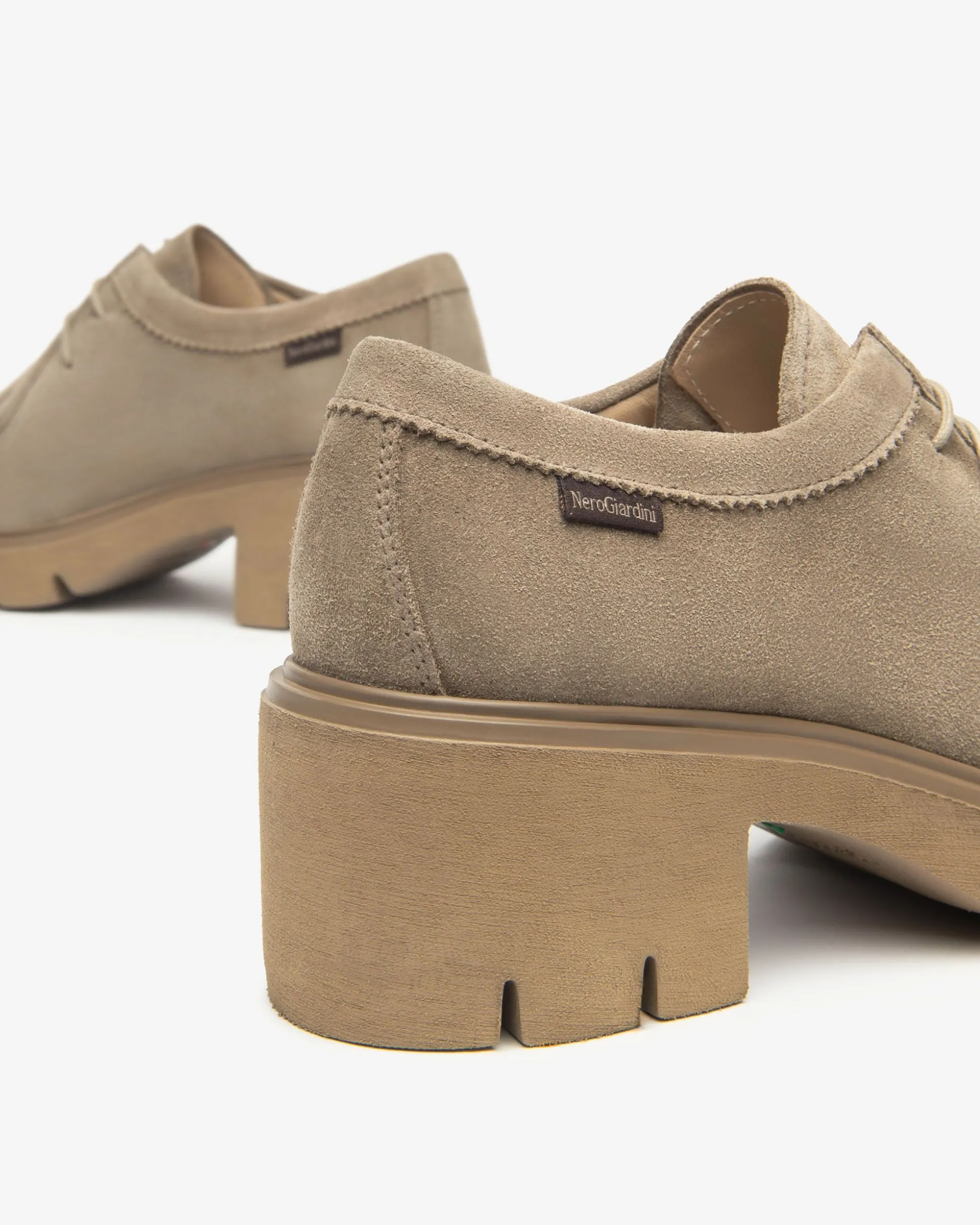 Stringate Donna in Suede